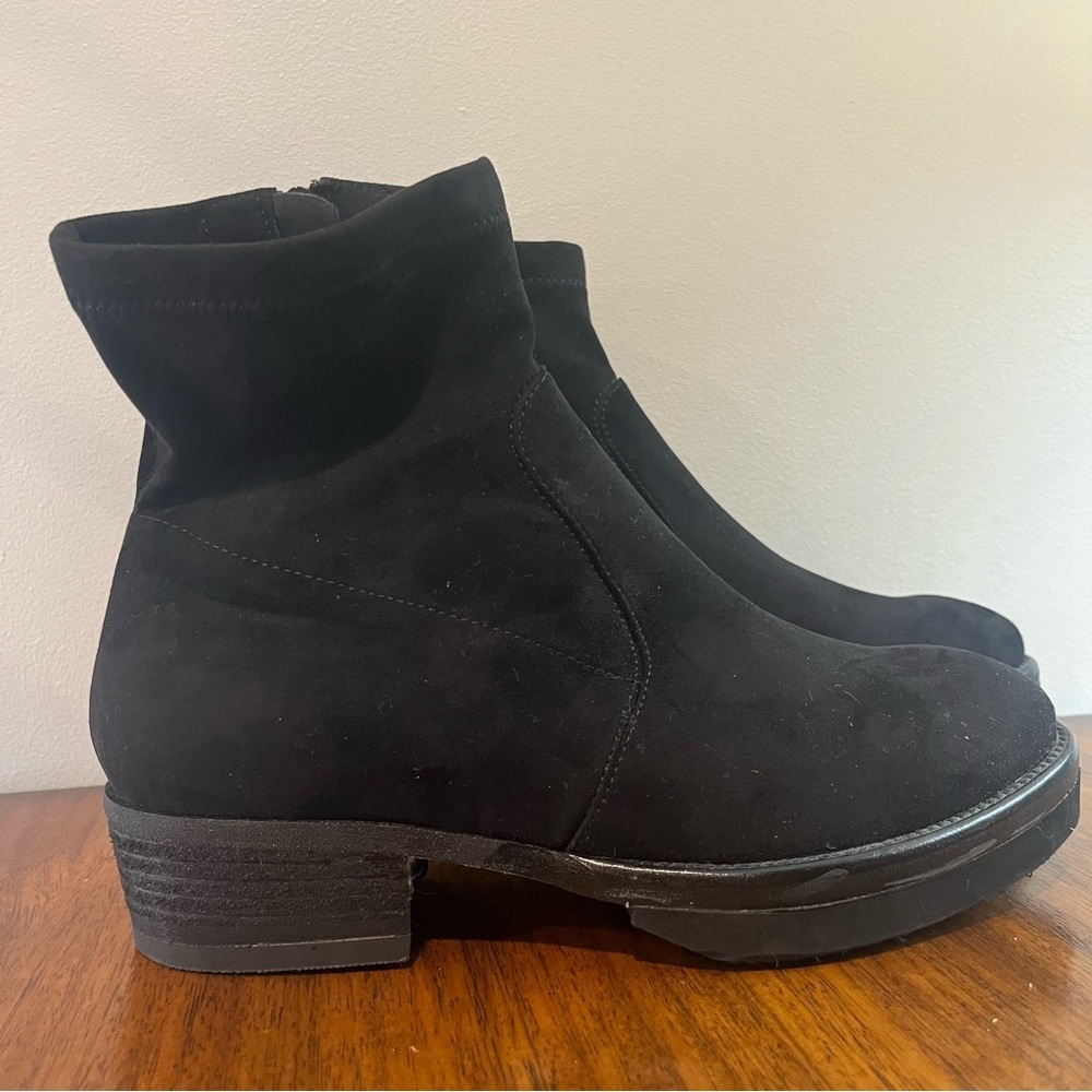 Vaneli Henson suede black booties,excellent preowned condition 7.5W - Picture 3 of 10